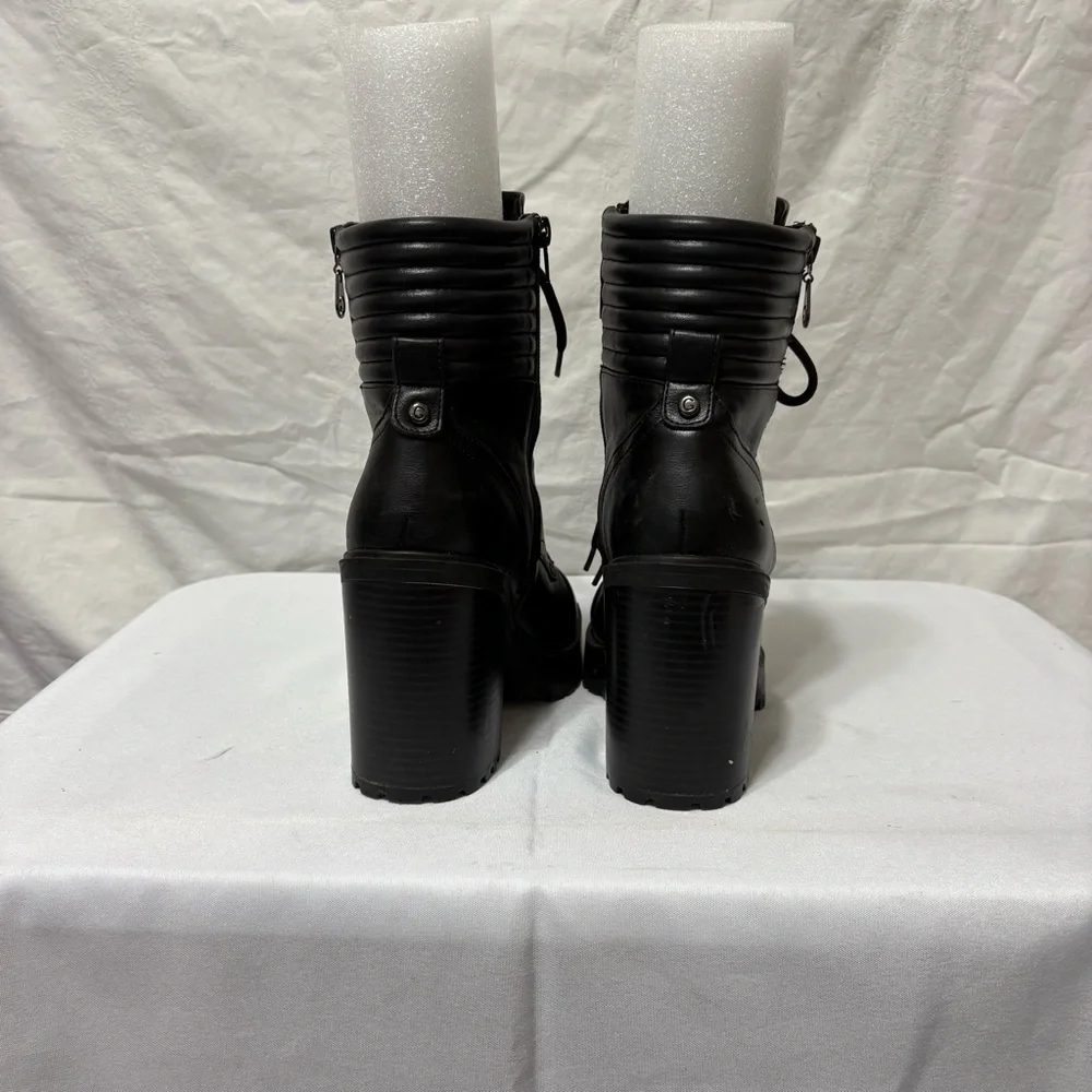 Heeled lug sole hiker booties. Size 9 - Picture 4 of 8